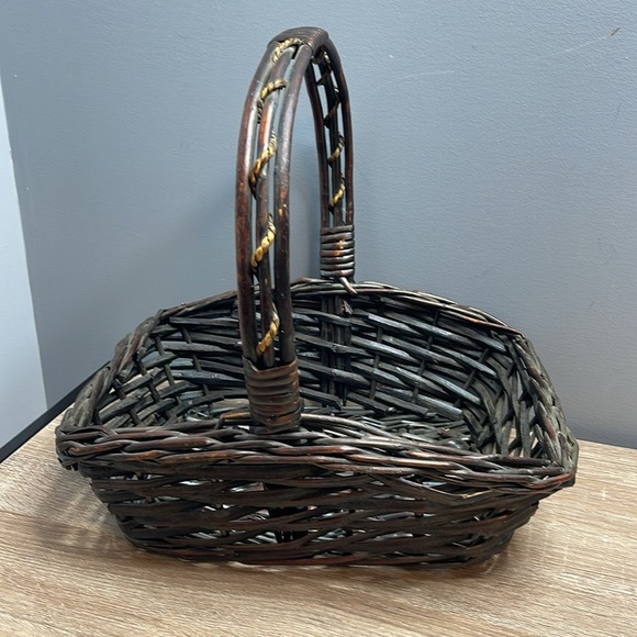 Rich Brown Woven Wicker Basket Arched Handle Intricate Weave - Picture 3 of 10